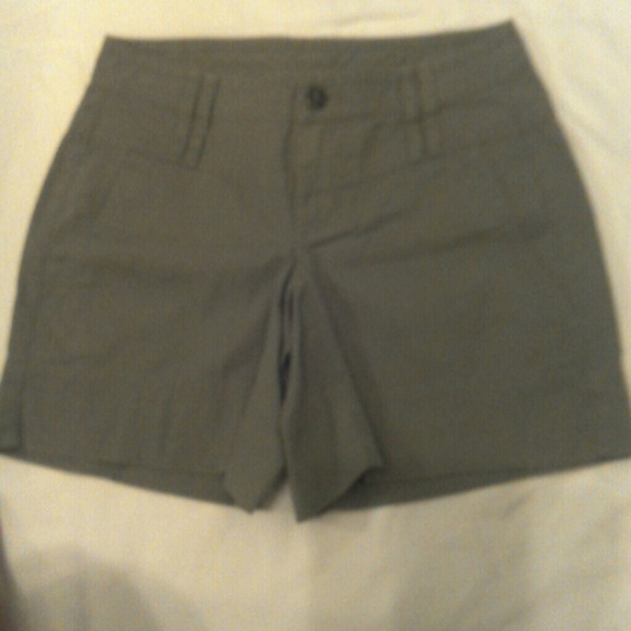 THE NORTH FACE SHORTS