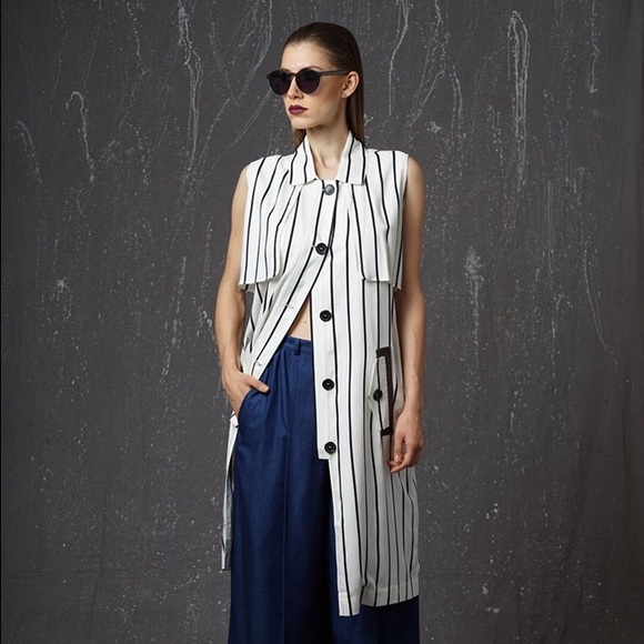 Striped sleeveless tunic top