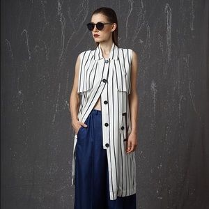 Striped sleeveless tunic top