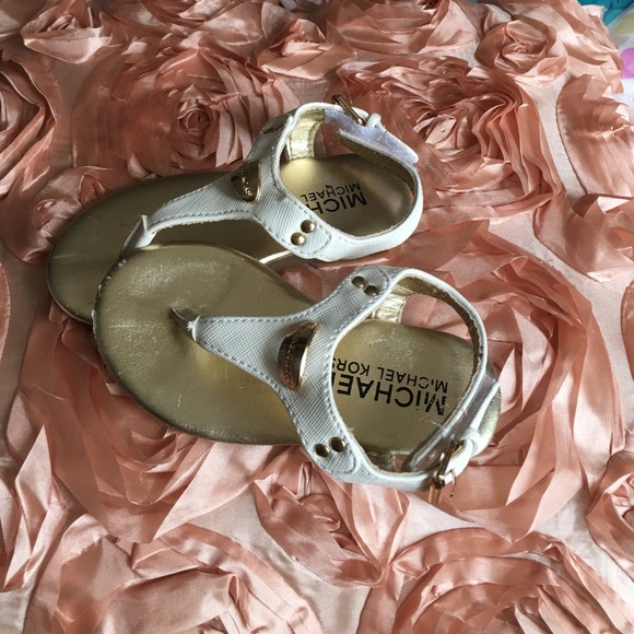 👡☀️Michael Kors Toddler Sandals Size 6🌟👣