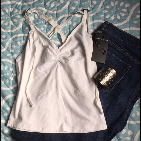 Trendy White Tank - Picture 1 of 2