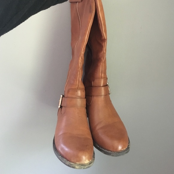Boots - Picture 2 of 3