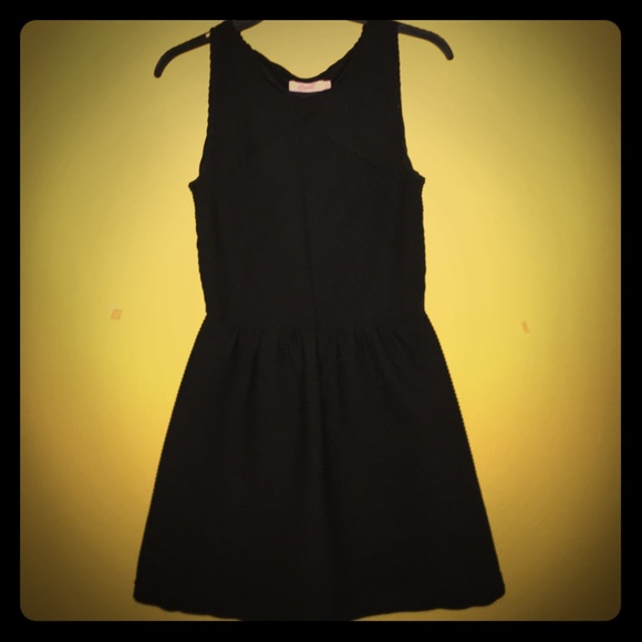 Semi structured bow back dress