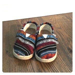 Tiny Toms size 6