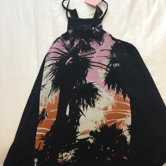 Line and dot shirt
