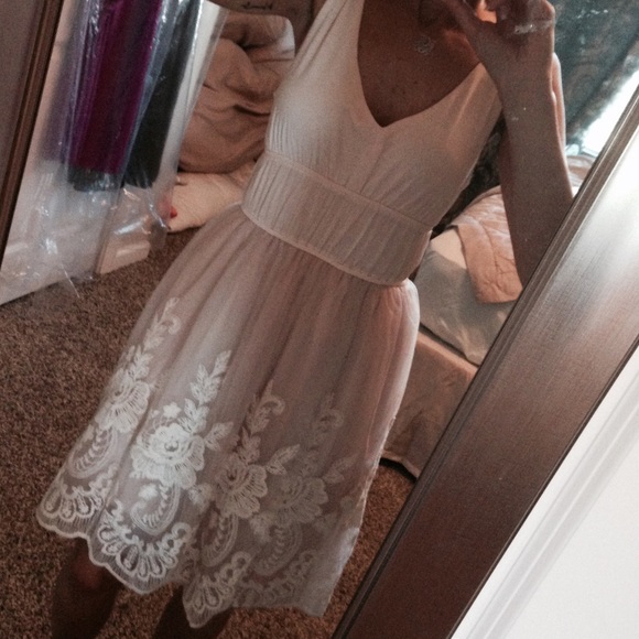 Beautiful, blush colored girly girl dress. - Picture 2 of 3