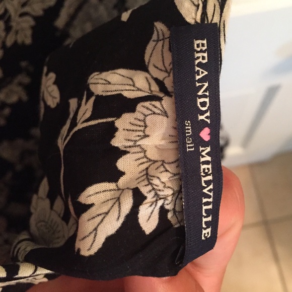 Brandy Melville Jada Dress - Picture 3 of 3