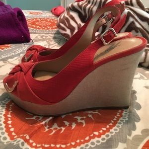 women's red wedges