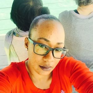 Meet your Posher, Jewel