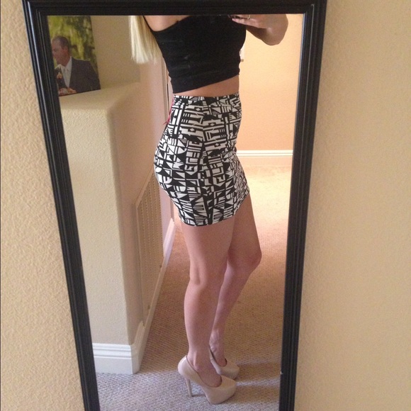 Boohoo Skirts - Bodycon Mini Skirt - Geometric Boohoo Skirts - Bodycon Mini Skirt - Geometric