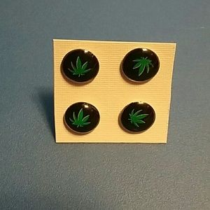 Ganja leaf 4 pack earrings
