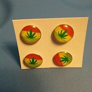 Ganja leaf earrings 4 pack