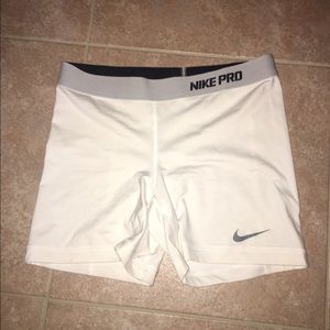 DRI-FIT NIKE PROS WHITE