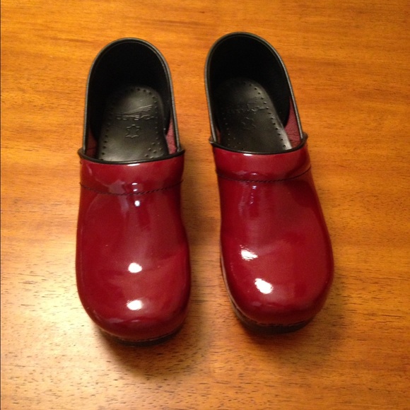 Dansko Shoes - Dansko clogs