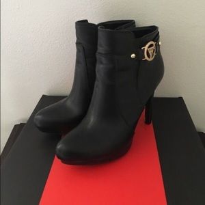 Boots Guess like new
