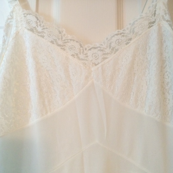 Lace white Slip with lace on top and bottom EUC Vintage - Picture 2 of 5