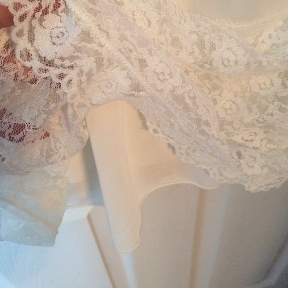Lace white Slip with lace on top and bottom EUC Vintage - Picture 4 of 5
