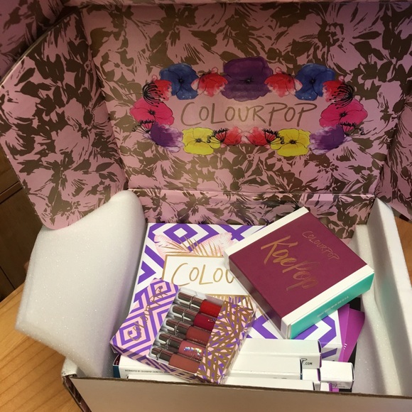 ?COLOURPOP IS HERE! Made LA/BEAUTIFUL COLORS/WOW!