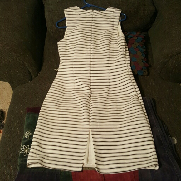 Striped sleeveless Anne Taylor dress - Picture 3 of 3