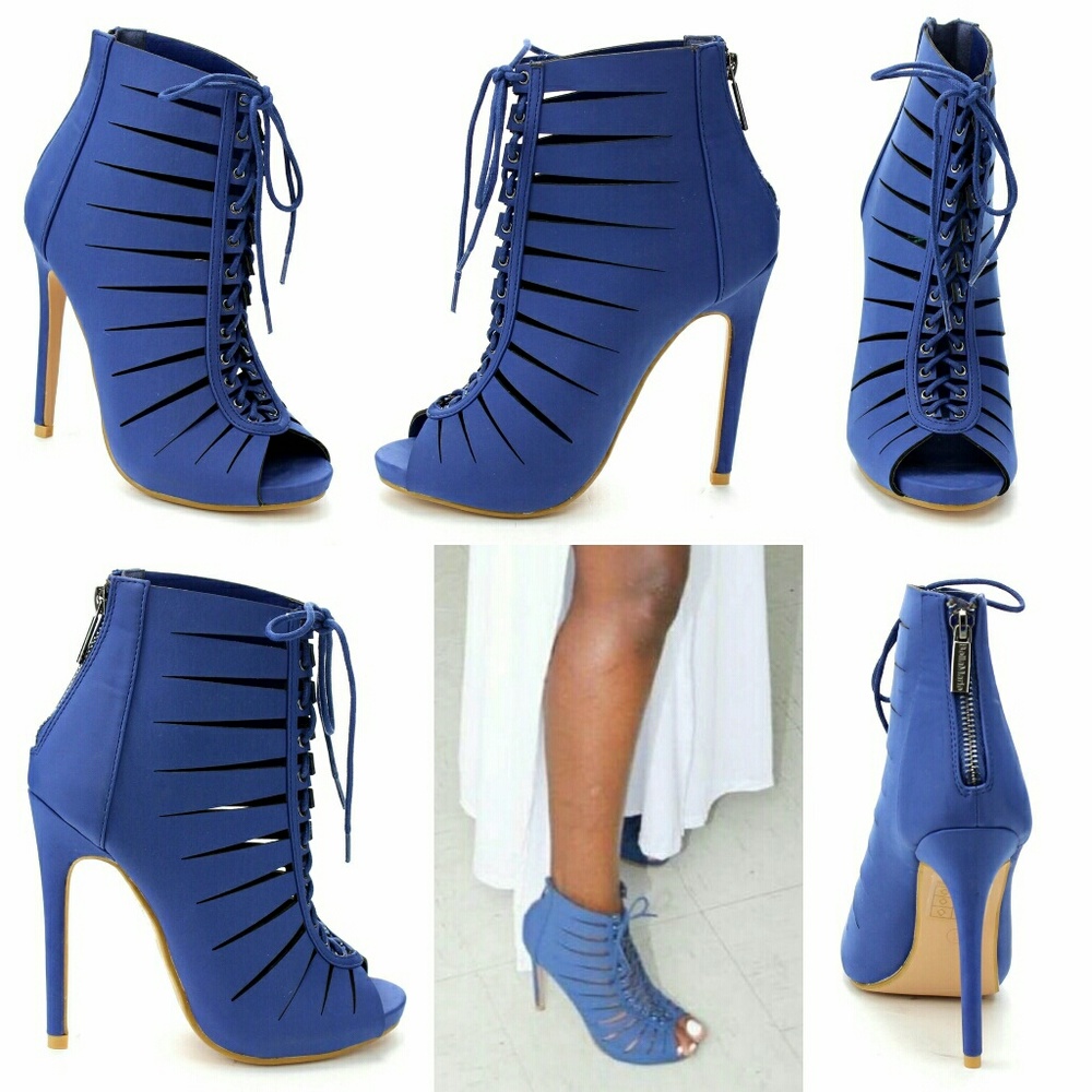 NEW Blue Booties With Cutouts Last Pair Size 7 - Picture 2 of 7