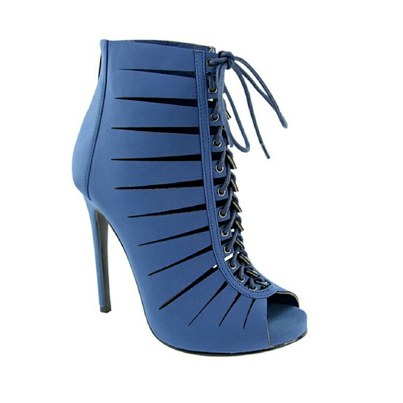 NEW Blue Booties With Cutouts Last Pair Size 7 - Picture 4 of 7