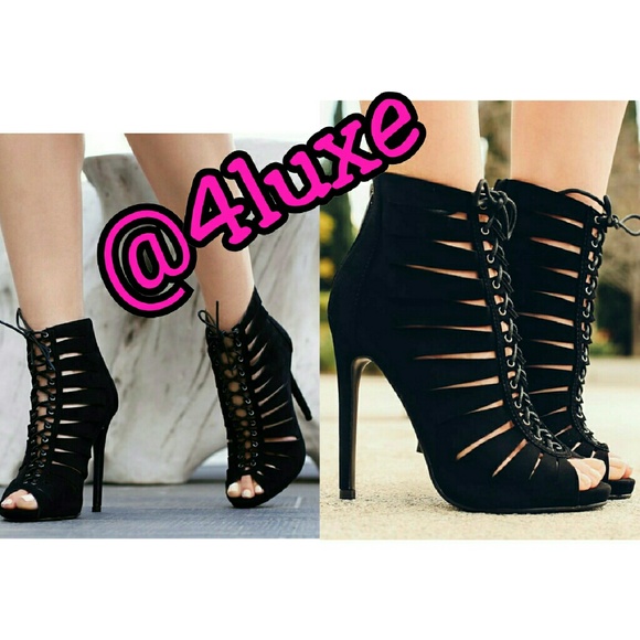 NEW Blue Booties With Cutouts Last Pair Size 7 - Picture 5 of 7