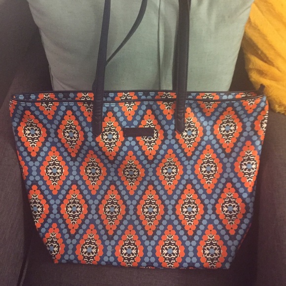 VERA BRADLEY LARGE TOTE