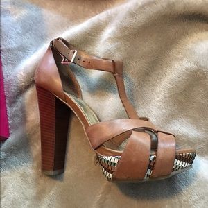 BCBG Amaretto Raw Lea sz 6