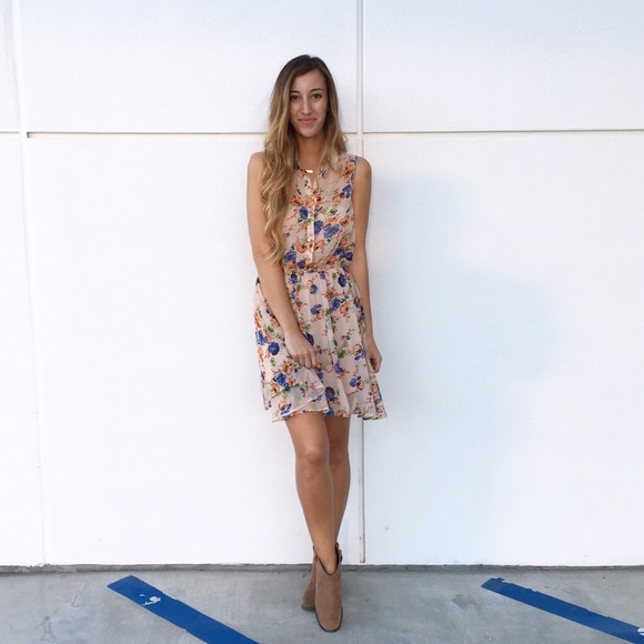 LAST ITEM button up floral dress - Picture 3 of 4