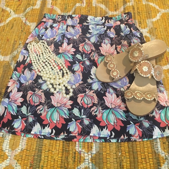 Francessca's, floral print skirt, size medium