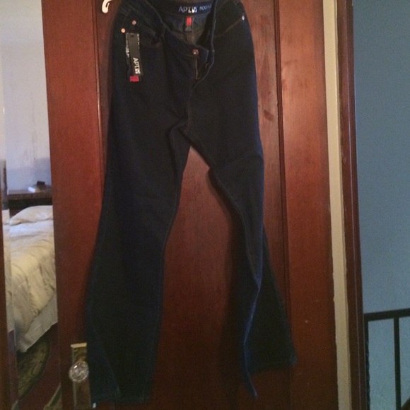 Boot cut jeans