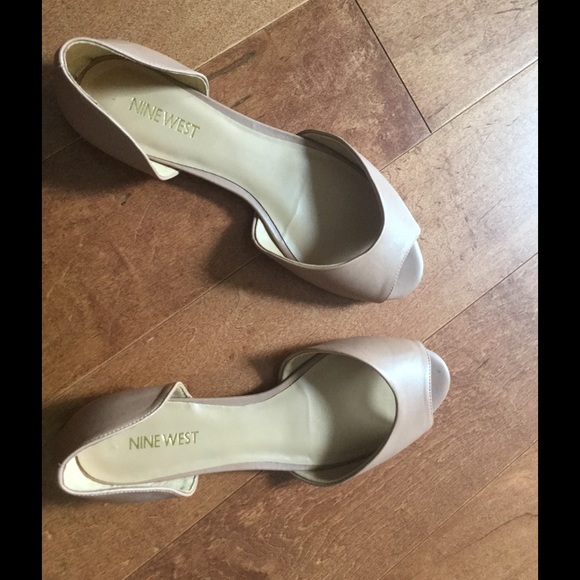 Toupe colored shoes