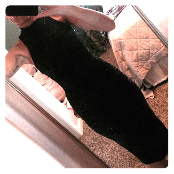 High neck dress with sparkle Art Deco detail