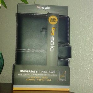Universal fit tablet case