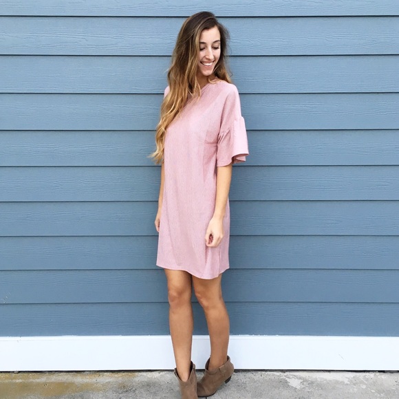 red flutter sleeve dress - Picture 2 of 4