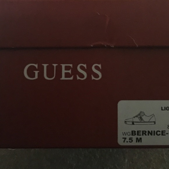 Authentic Guess Low tops - Picture 3 of 3