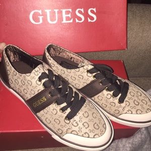 Authentic Guess Low tops