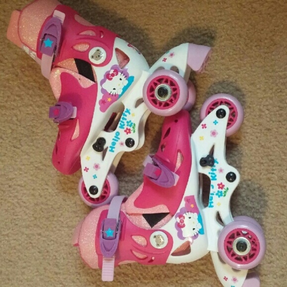Girls Hello Kitty adjustable skates !!
