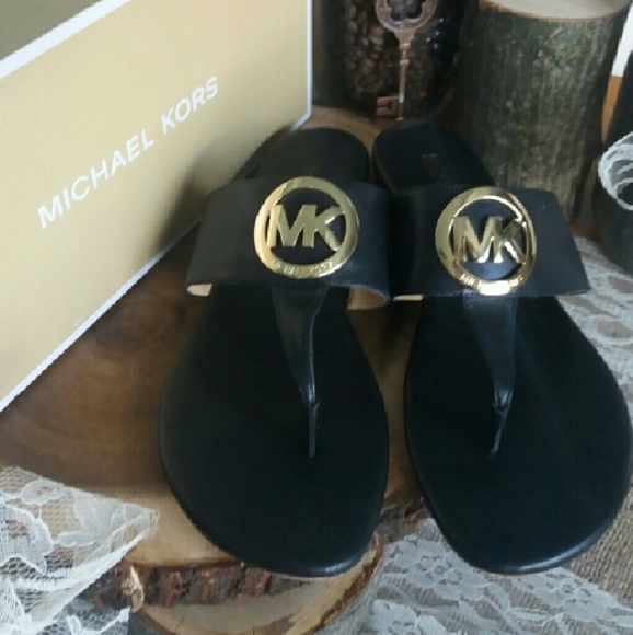 Michael Kors Racquel Thong Leather Sandles
