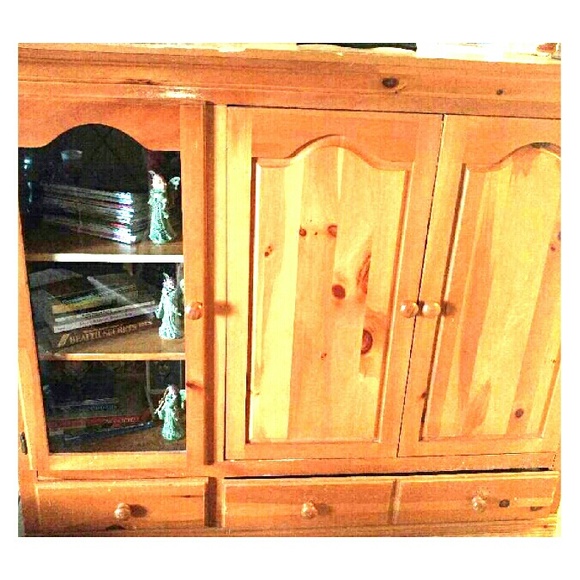 Entertainment center