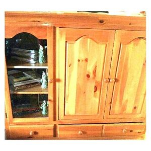 Entertainment center