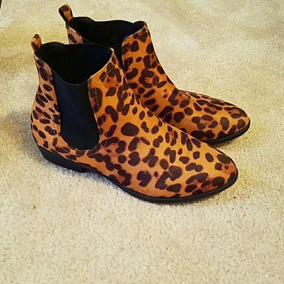 Need new home! Brand new! Never worn!