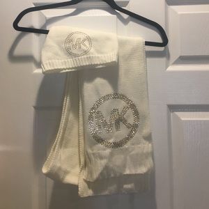 Michael kors scarf & hat set