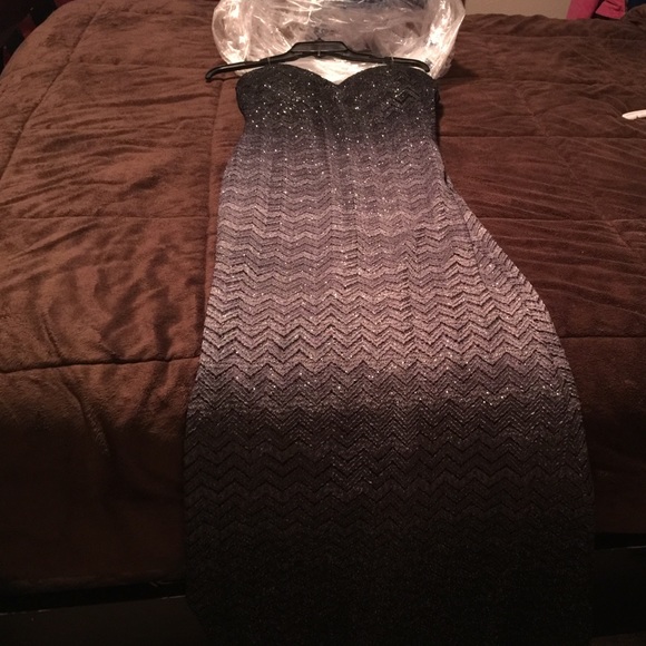 Formal dress - Picture 2 of 2