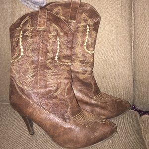 Cowgirl high heal boots