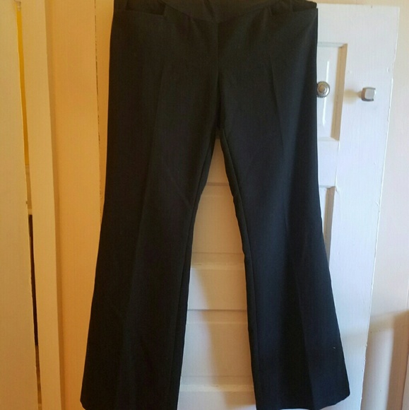 Maternity pants size small