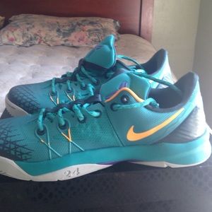 Nike Zoom Kobe Venomenon 4