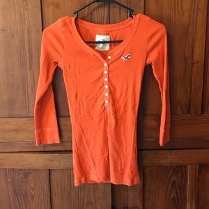 Hollister quarter sleeve top.