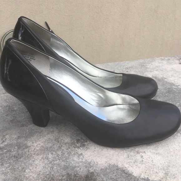 The Basic Black Shoe - image 1