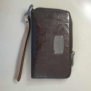 Michael Kors Zip Around Wallet